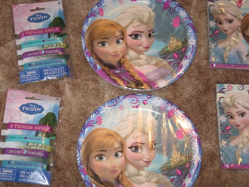 DISNEY FROZEN ELSA&ANNA PARTY PAPER PLATES,NAPKINS,INVITATIONS,BANNER,LOOT BAGS - Picture 8 of 8