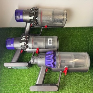 3x Dyson V10 Akku Staubsauger NUR GEHÄUSE *BRAUCHT AKKUWECHSEL*
