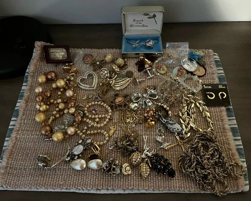 Vintage Costume Jewelry Lot  Trifari Rhinestone Etc