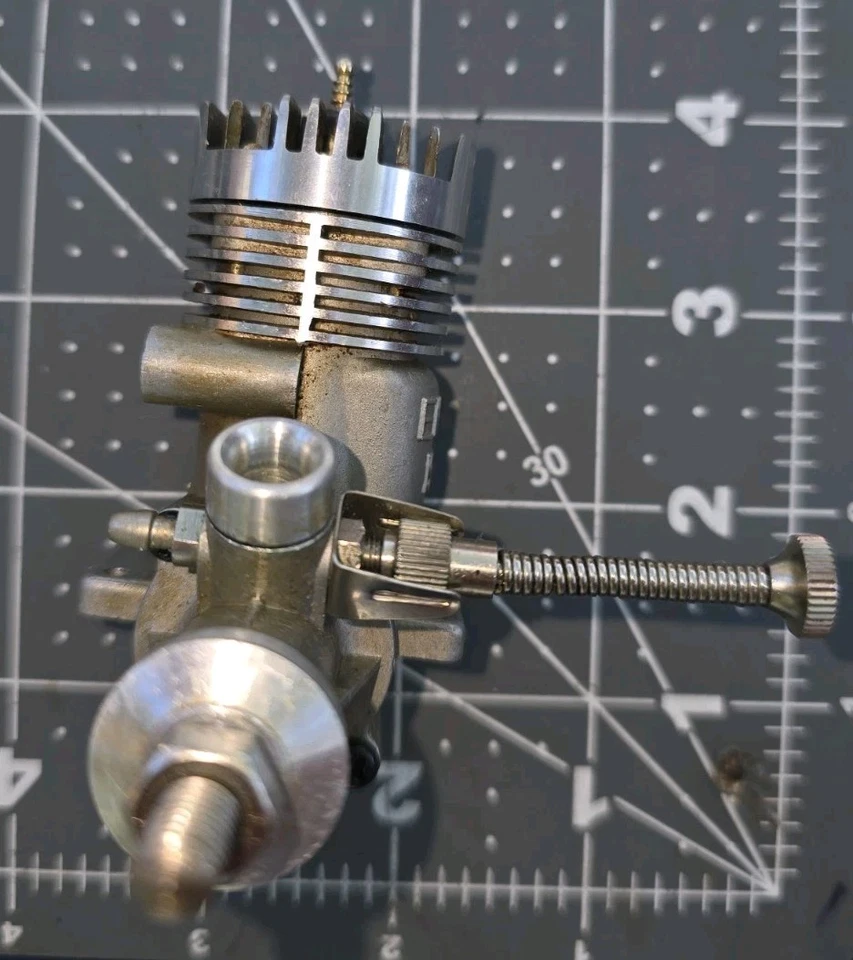 VINTAGE ~ Enya 19-V  Model 4005, RC Airplane Engine - Image 4 of 4