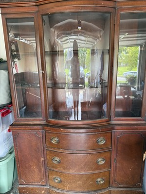 値下げしました　アンティーク　DREXEL 収納家具 Drexel New Travis Court Signed Vintage Breakfront China Cabinet