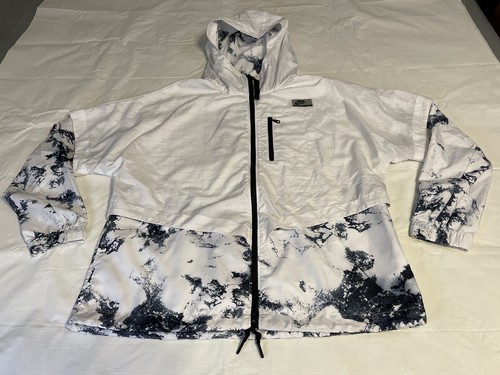 Women's Nike International Windrunner 