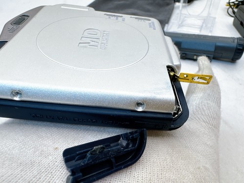 Sony Walkman MZ-E44 Portable MD Player Silver with Accessories and bag Tested - Picture 9 of 23