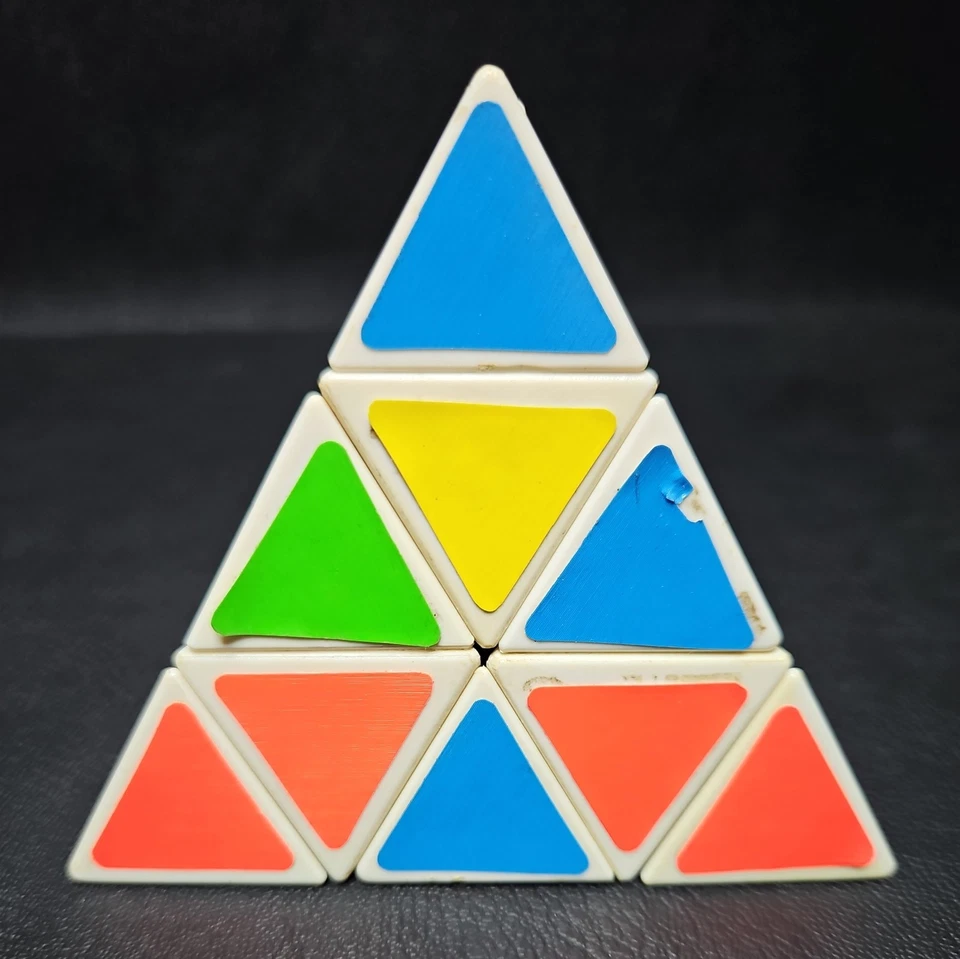 Vintage 1981 Tomy Pyraminx Pyramid Puzzle Triangle - Image 2 of 4