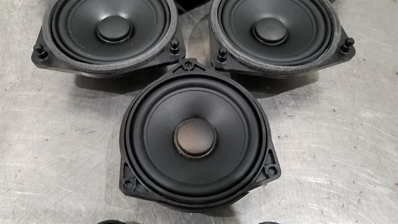 LOTE DE 15 ALTAVOCES DIVERSOS MERCEDES BENZ SL550 R231 HARMAN KARDON Foto 4 de 4