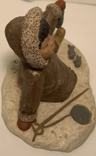 1987 Figura de niño pescador esquimal #2 de Martha Holcombe's All God's Children Line - Imagen 12 de 12