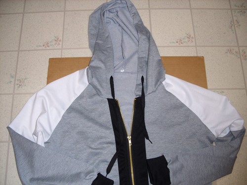 SUDADERA CON CAPUCHA MUJER CON CREMALLERA COMPLETA GRIS NEGRA BLANCA POLIÉSTER NUEVA SIN ETIQUETAS TALLA MEDIANA - Imagen 3 de 5