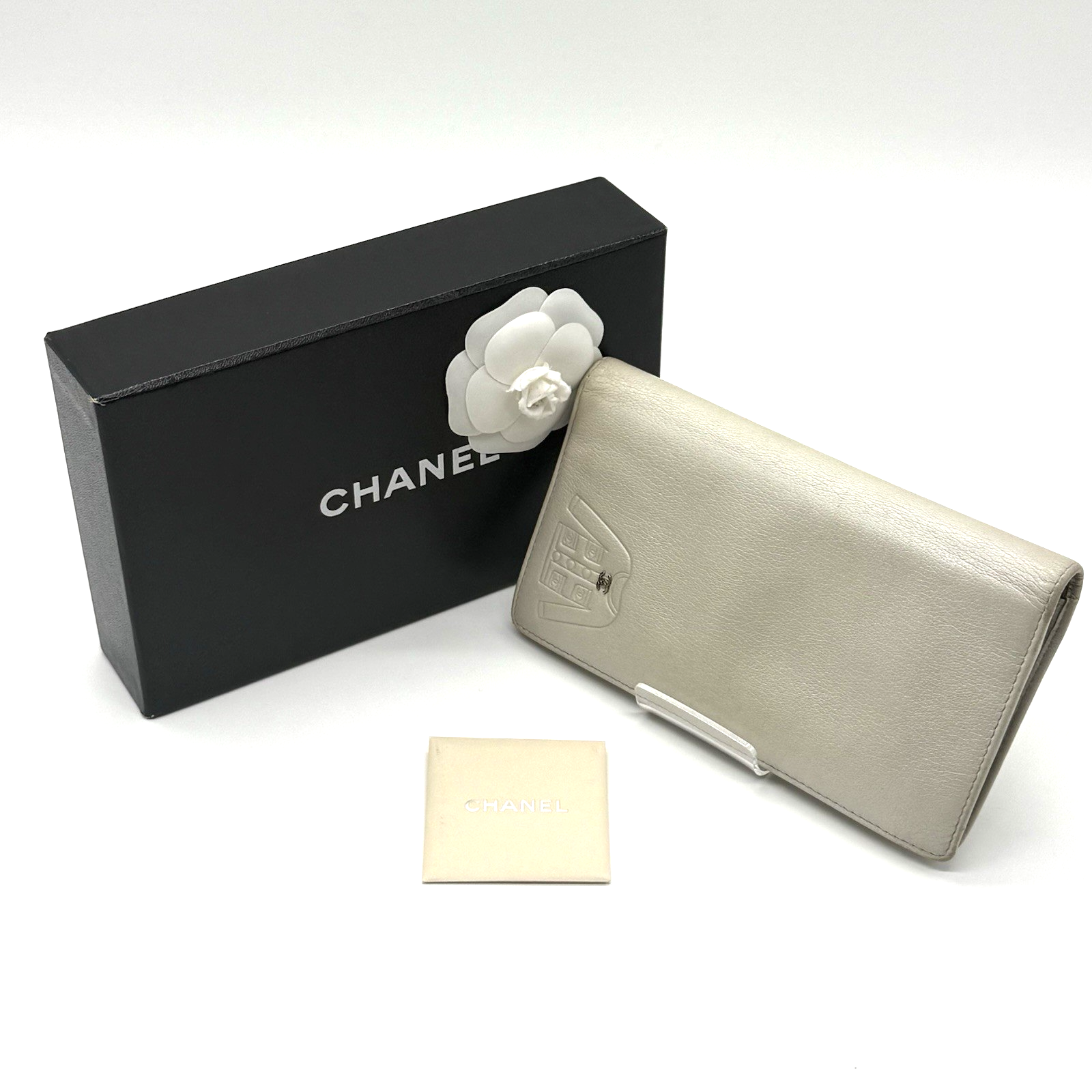 CHANEL Authentic Ivory White Leather Long Wallet from Iconic Jacket Line