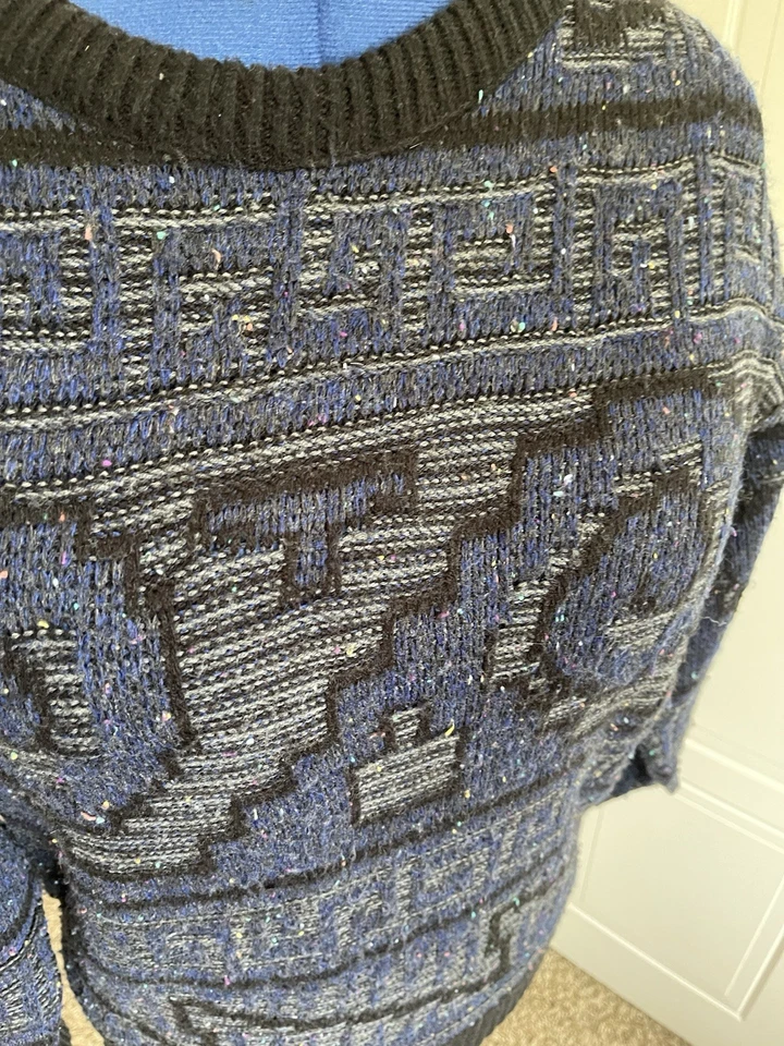 Suéter Checkpoint Años 80/90 Para Hombre Talla XL con Arco Iris Gris y Patrón Morado Foto 2 de 4