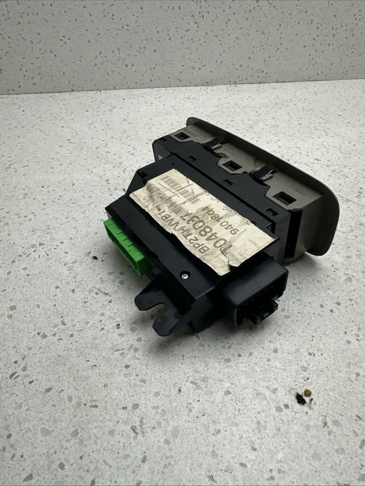 Interruptor principal de ventana eléctrica para puerta izquierda Volvo XC90 S80 2005-2006 9401804 OEM Foto 2 de 4