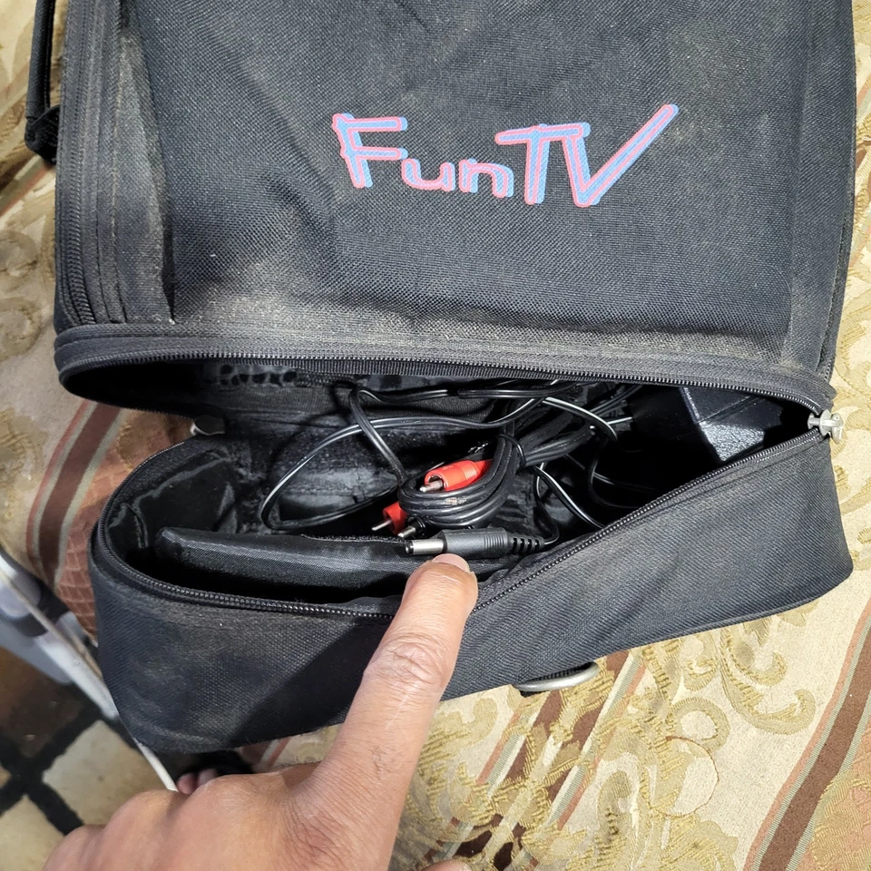 Reproductor VHS portátil de TV divertido de colección con pantalla LCD reproductor de video para automóvil Foto 2 de 4