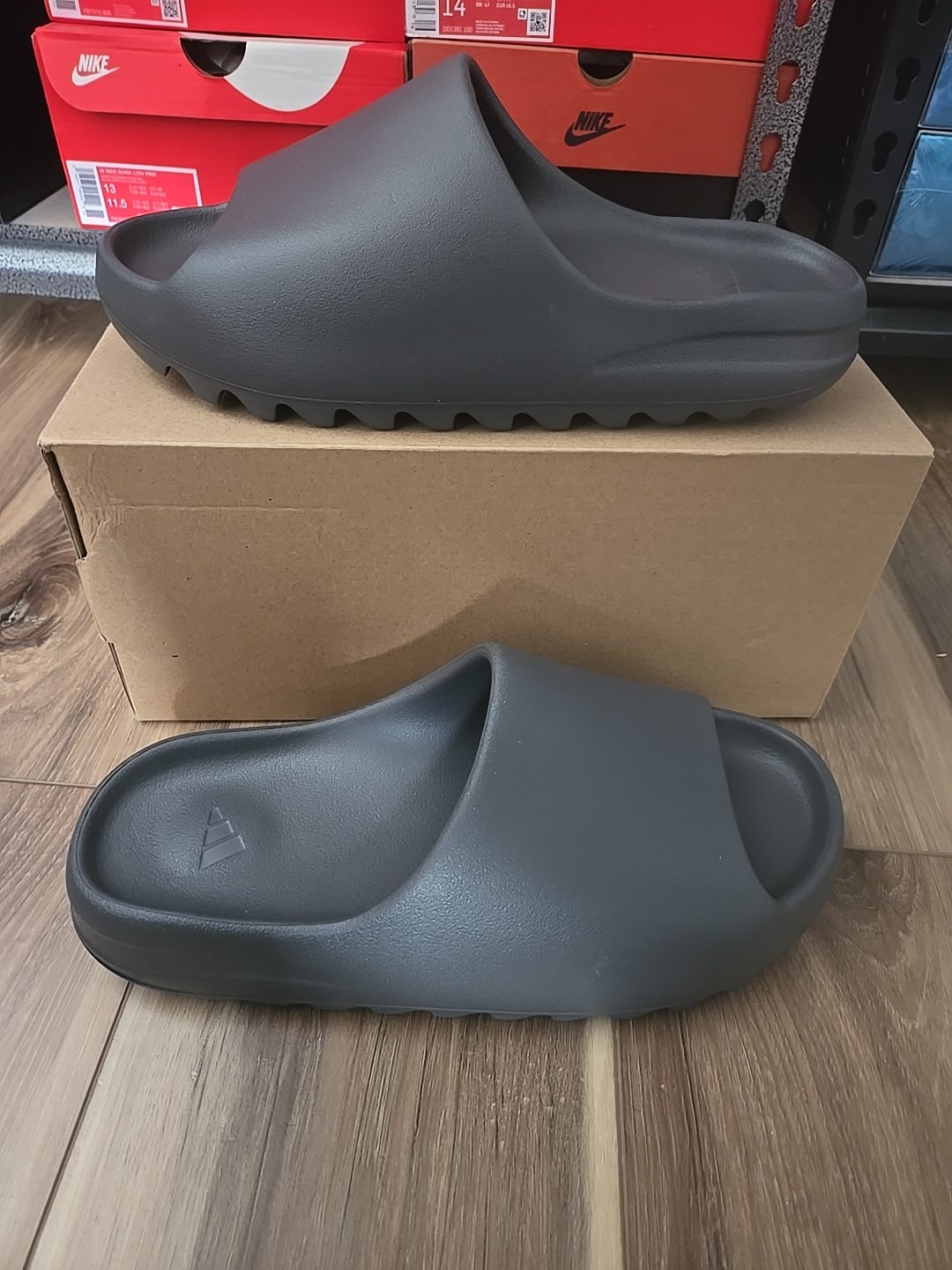 BRAND NEW Adidas Yeezy Slides Granite ID4132 Men's Size 12 Gray With Box