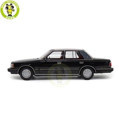 1/18 Toyota Crown Seventh Generation MS122 Black Red Interior