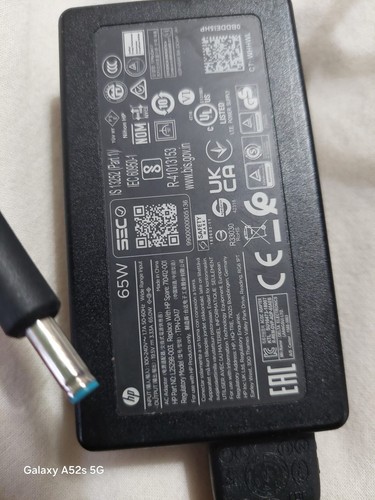 Original HP Laptop-Ladegerät / Netzteil – voll funktionsfä