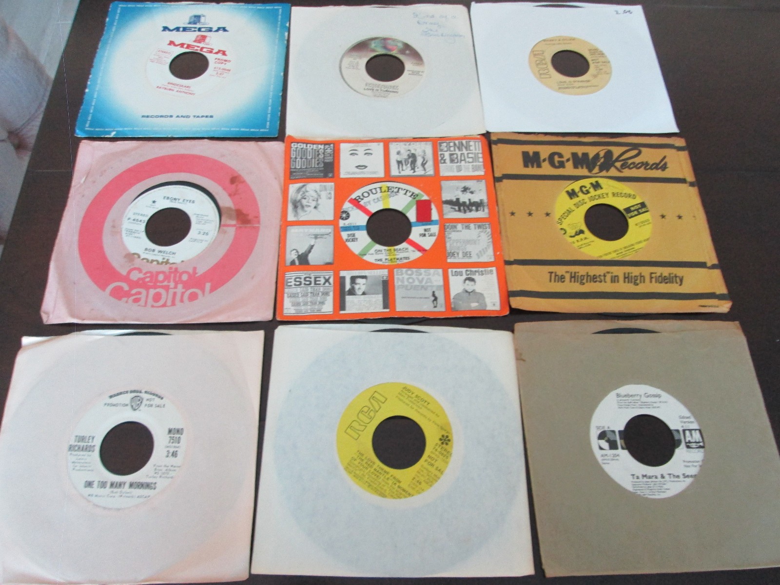 LOT OF 135 PROMO 45 RPM RECORDS FROM THE 50'S-1980'S-- LOT OF GOOD ...