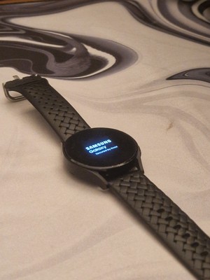 Samsung Galaxy Watch 4 Smartwatch   Voll funktionsfähig    guter Zustand