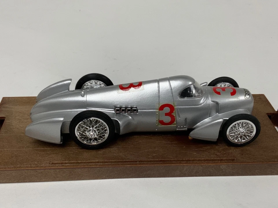 1/43 Brumm Auto Union RecordWagen 惠普 370 形式 1935 R107 — 第 3/4 张图片