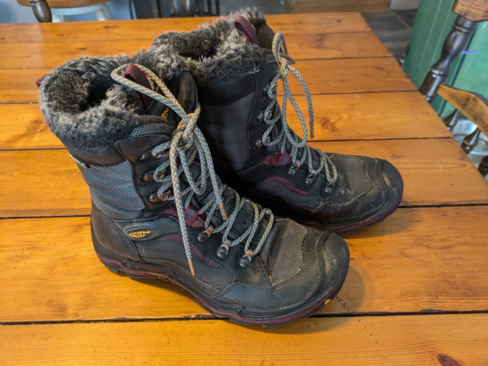 Stivali trekking Keen Durand Polar donna 8 neri 1013196 impermeabili isolati