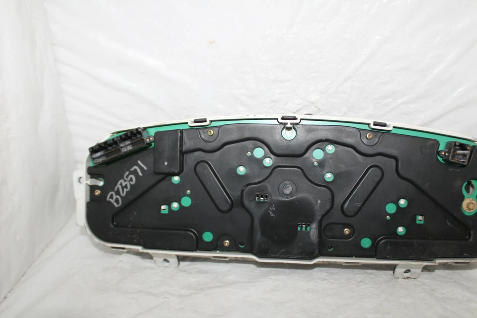 Speedometer Instrument Cluster 03 04 05 06 Kia Optima Panel Gauges 126,194 Miles - Image 2 of 4