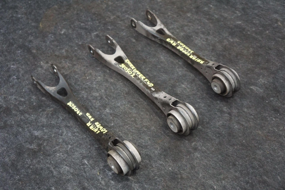 Комплект из 3 задних левых и правых задних передних рычагов управления 33326862410 BMW I8 14-19 - Изображение 3 из 4