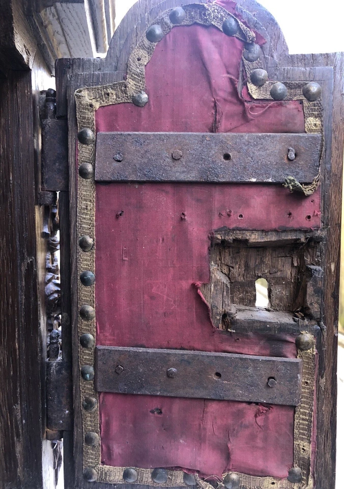 Antiguo gabinete relicario tallado en roble período Luis XV original 1725-1750 sacristía Foto 4 de 4