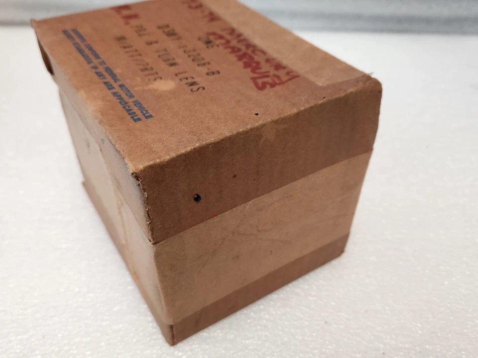 NOS 1973 1974 Mercury Marquis Brougham Colony Park RH PARKING LAMP LIGHT LENS - Image 3 of 4