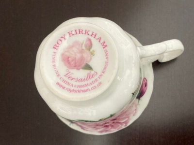 グラス+カップ Roy Kirkham PorcelaIn Versailles 2003 Roy Kirkham PorcelaIn Versailles 2003の通販 by ☆bambi☆'s