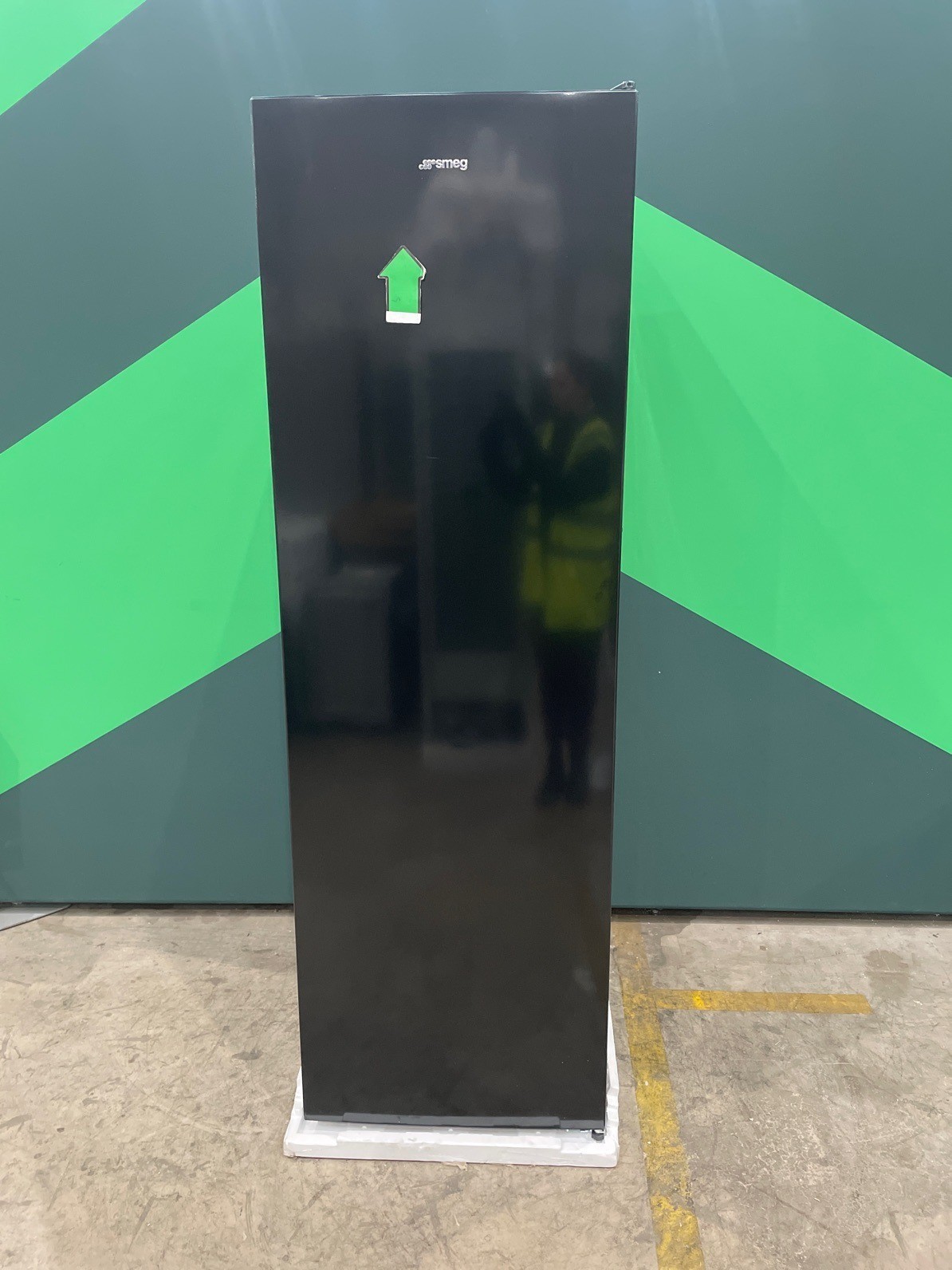 Smeg UKFS18EV2HB 390L Universal Larder Refrigerator - Black #386617