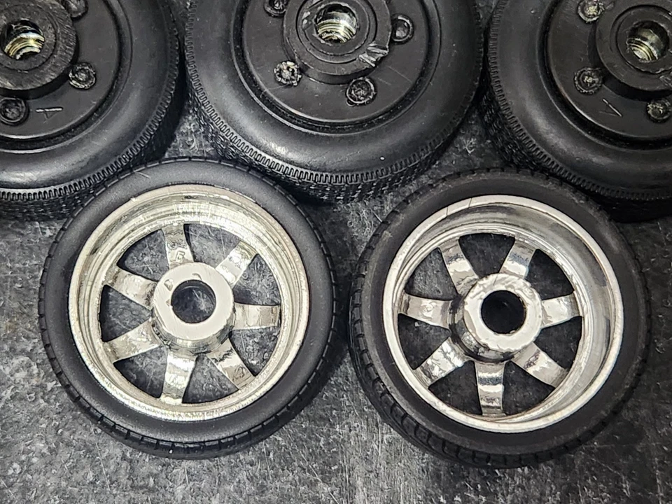 1/18 ERTL Wheels&Tires MIXED LOT-PARTS - Image 4 of 4