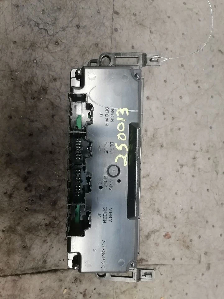 Control de temperatura manual Opt C67 se adapta a 12-14 SIERRA 2500 PICKUP 1531430 Foto 2 de 4