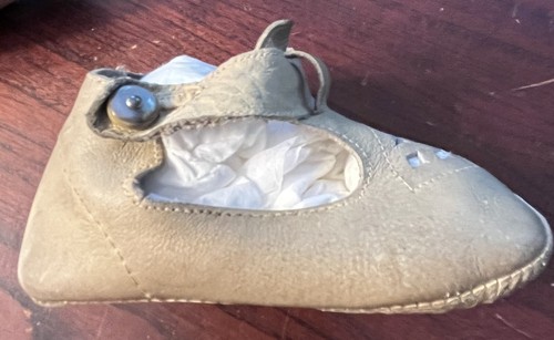 Vintage Baby Button Up Shoes. Leather. 4.25" Long, 1.75" Wide at Ball of Foot. - Picture 10 of 13
