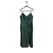 New with tags Emerald green Alfred sung formal gown size 18 