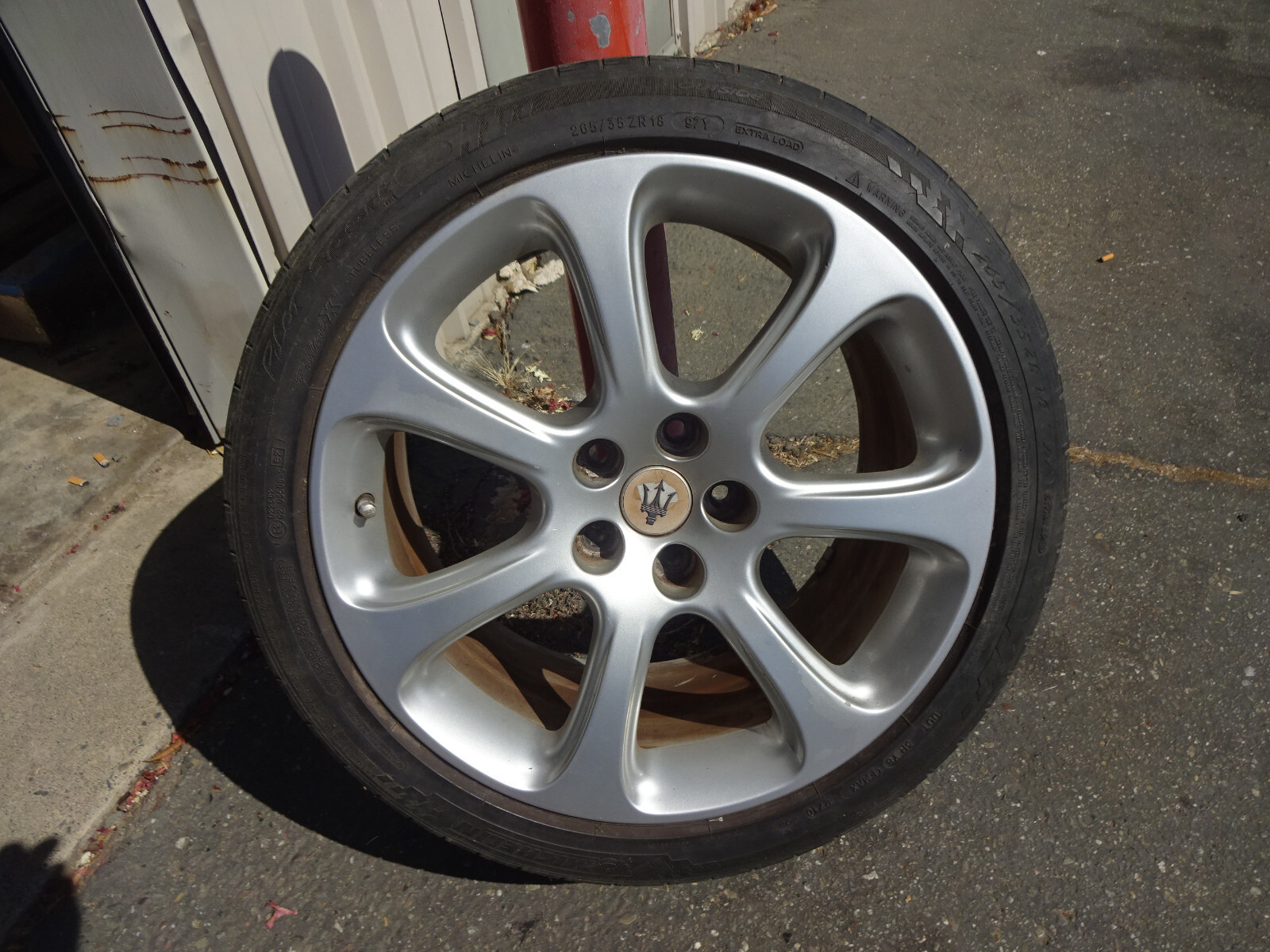 Maserati 4200 Spyder - Rear Wheel/ Rim And Tire  9.5x18 Inch - P/N 199034