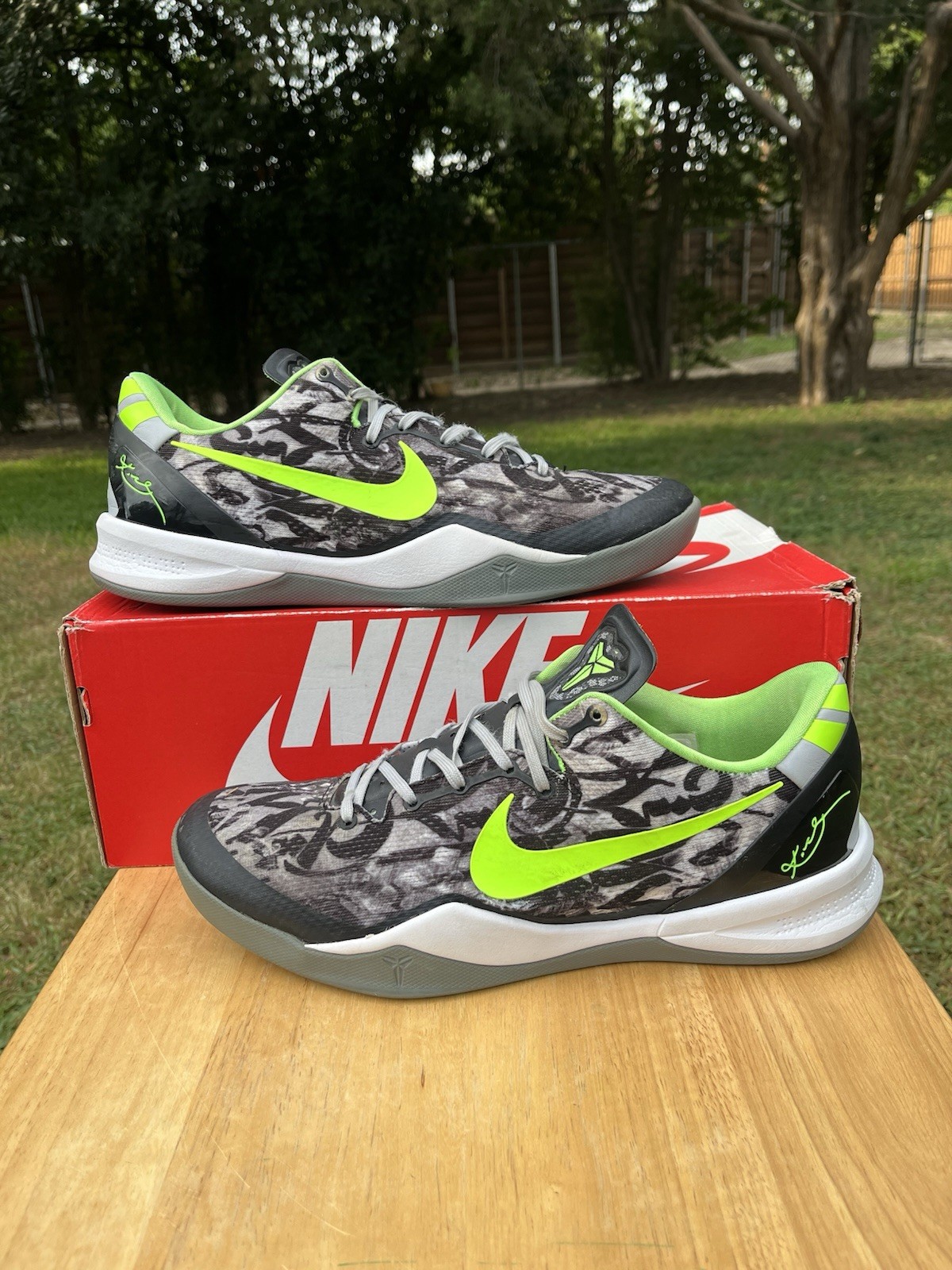 Nike Kobe 8 System VIII Graffiti Dark Grey Flash Lime Size 12 555035-100