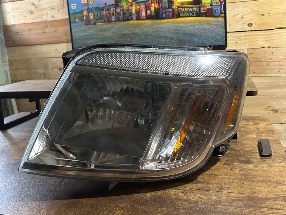 Faro pasajero derecho Mercury Mariner 2008-2011 OEM Foto 2 de 4