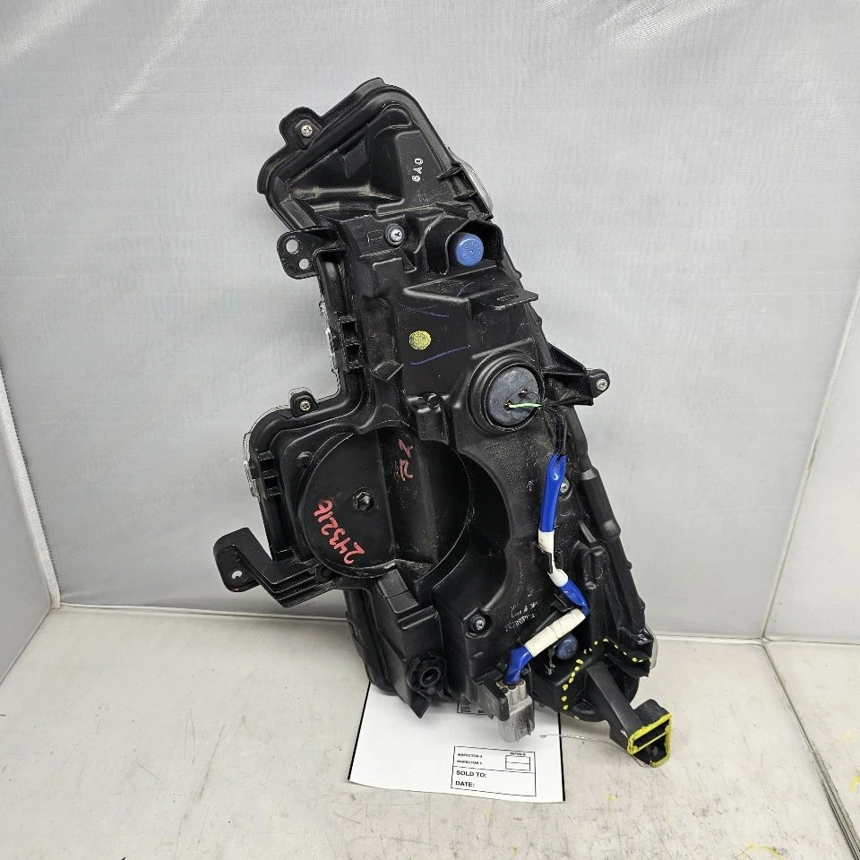 2017-2022 Toyota Prius Prime OEM Right Passenger Signal Light 8151047120 - Image 4 of 4