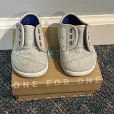 TOMS tiny Paseo Gray Chambray Slip-On Low Top Baby Sneakers size 3