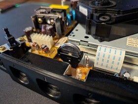 Sega Dreamcast R7 Regulation 7 Console NTSC-J 3 Game VMU New Clock Battery Set.