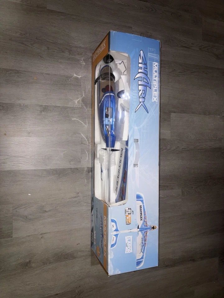 MULTIPLEX Shark, PNP 1070 mm WINGSPAN NIB **READ** - Image 2 of 3