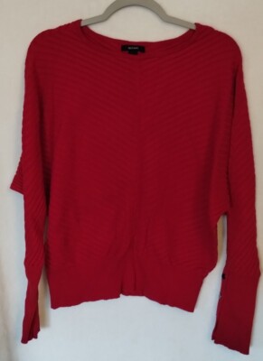 Women's RED Sweater Ribbed Chevron Design Styled Size Medium Body Flattering 