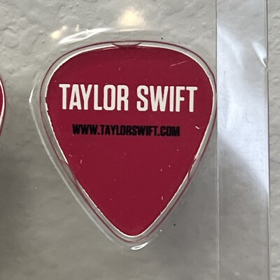 2012 Official Taylor Swift The Red Tour Guitar Pick Set FM785 | eBay