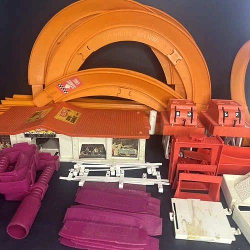 Hot Wheels 1968 1969 Mattel Super Charger Rally and Freeway Set