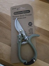 small pruning shears