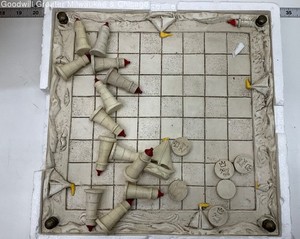 Hen-Feathers Decorations Chess Set IOB