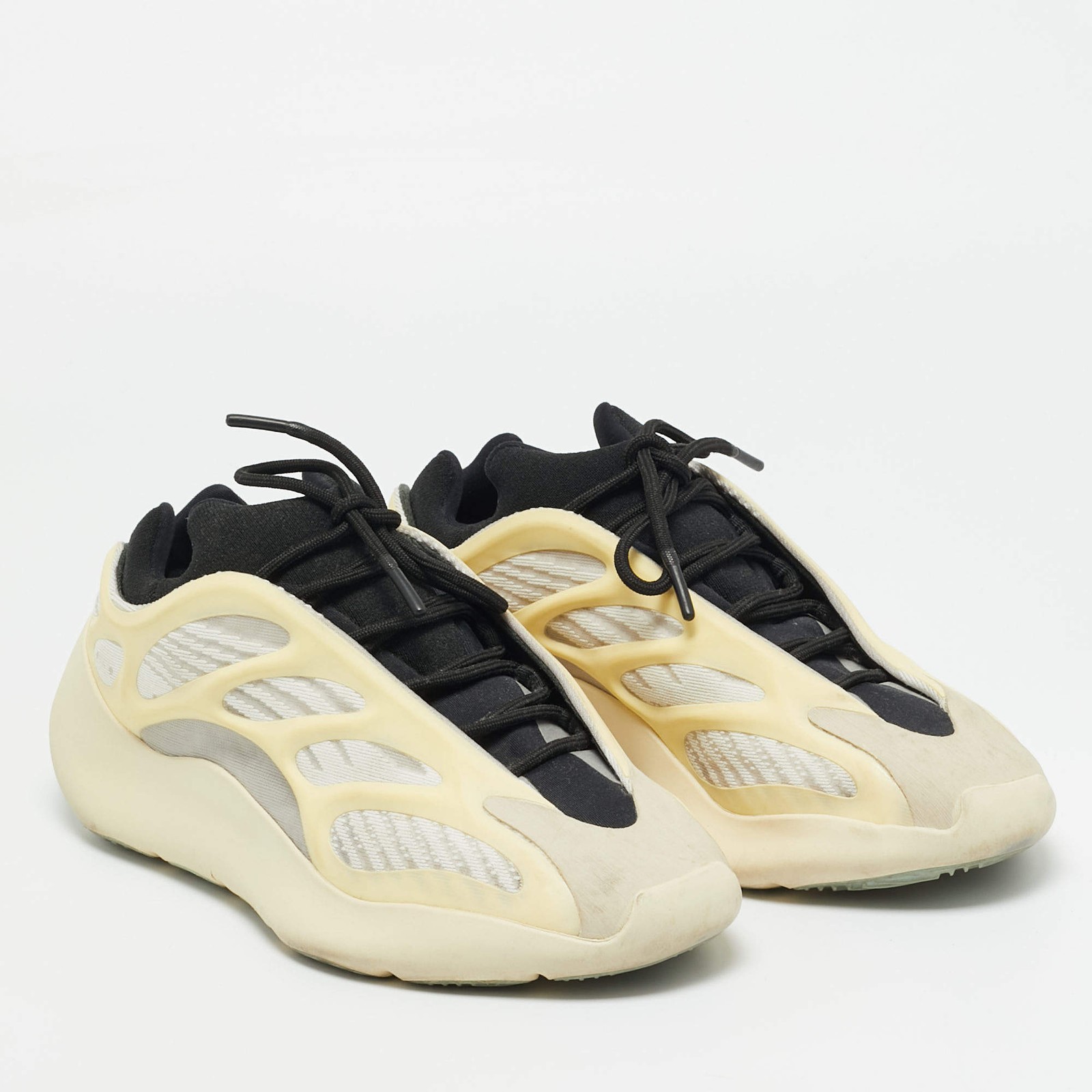 Yeezy x Adidas CreamBlack Rubber and Mesh 700 V3 Azael Sneakers Size 42 thumbnail 4