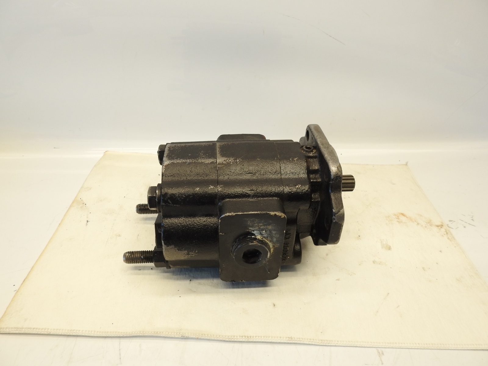 New Oem Parker 3139610663 ML51 Series Pump - 23 GPM | eBay
