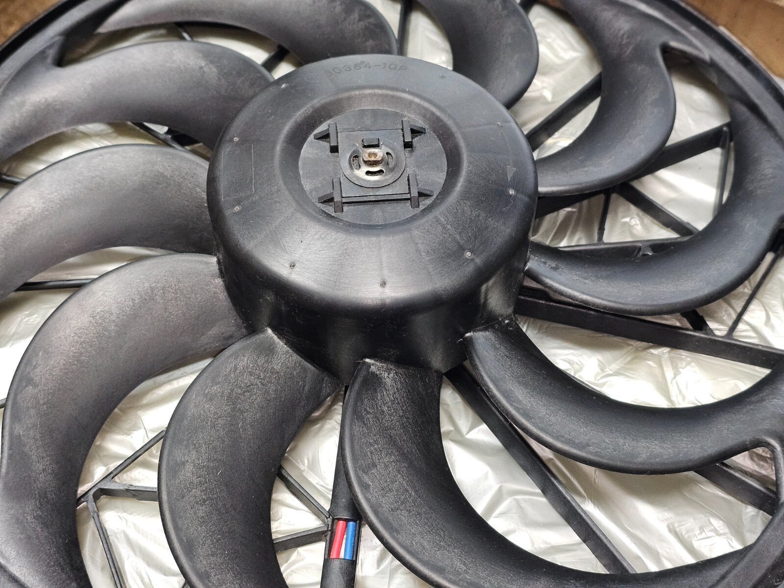 BMW OEM 64541392913 735il 92 E32 Fan Assembly 6 CYL for sale 