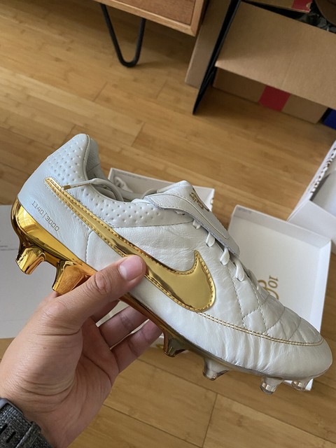 ronaldinho touch of gold
