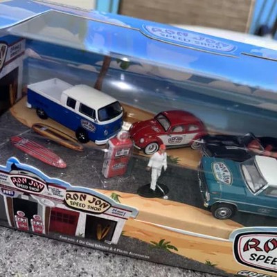 GreenLight 1:64 Ron Jon Speed Shop Beach Set - Ron Jon Surf Shop -