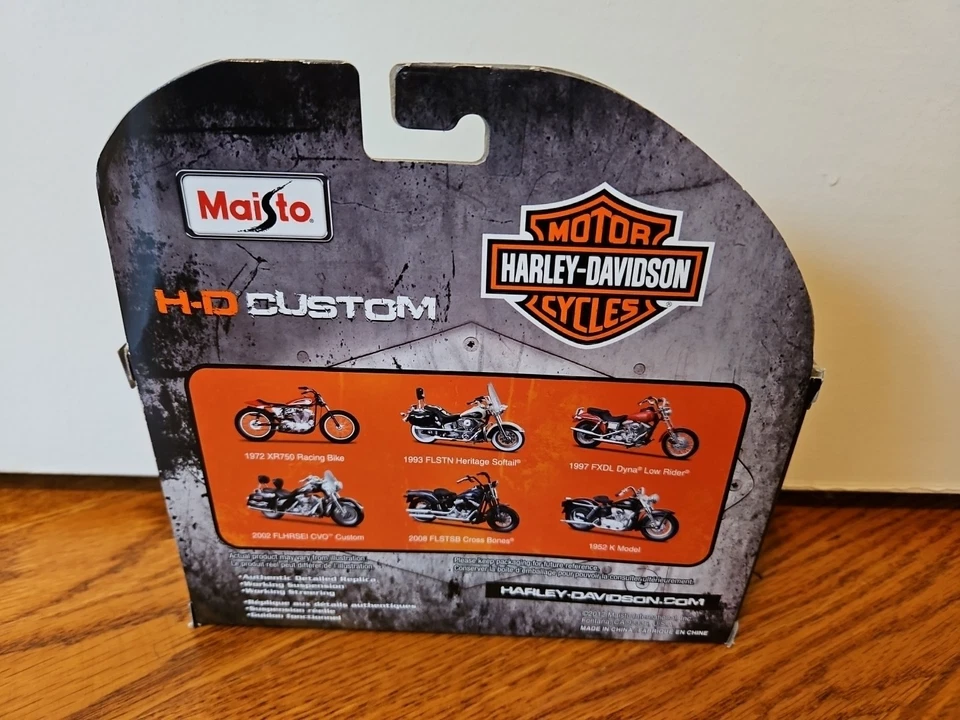 Harley Davidson Maisto Serie 30 H-D Custom 2002 FLHRSEI CVO-NUEVA Foto 2 de 2